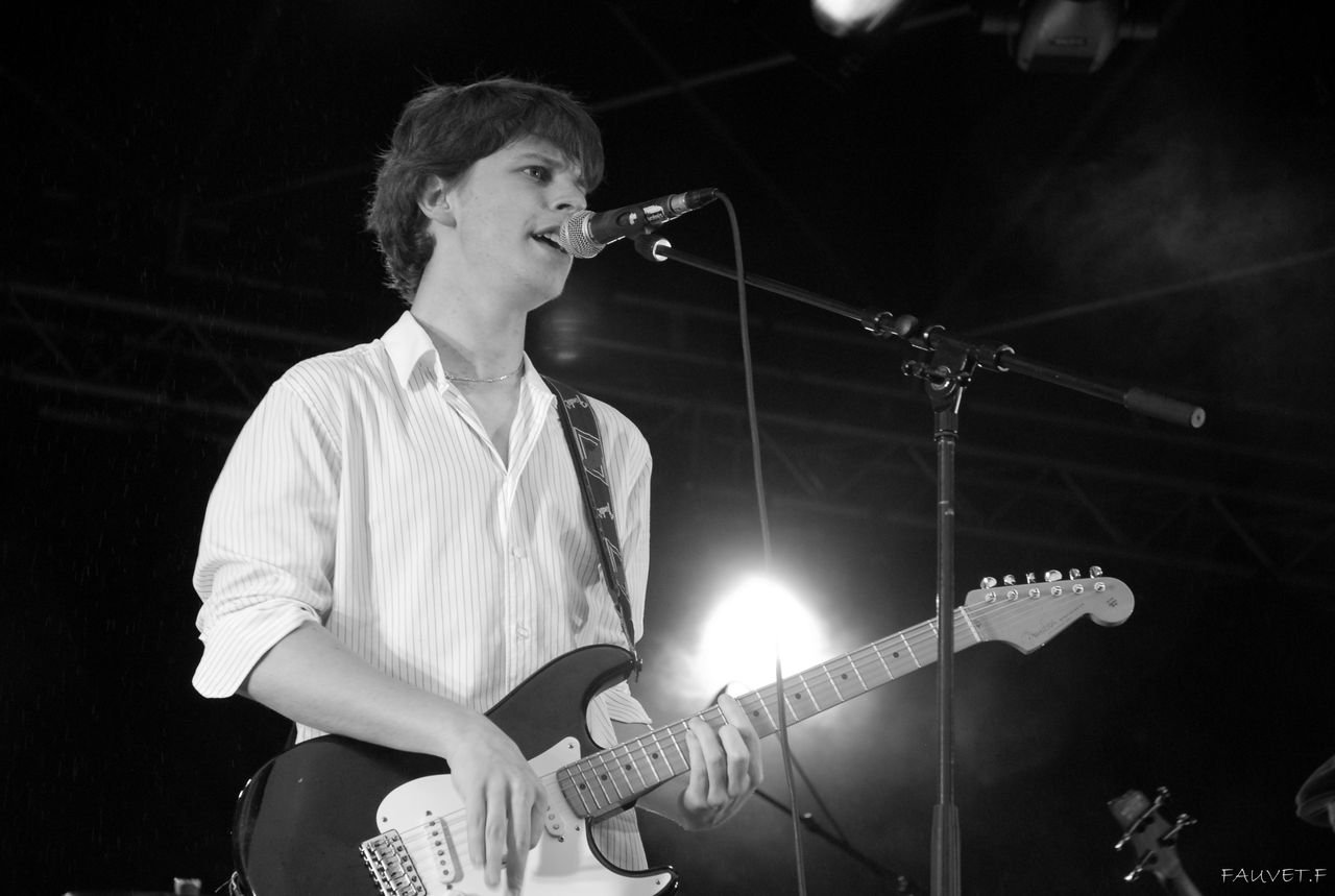 2010 (13)