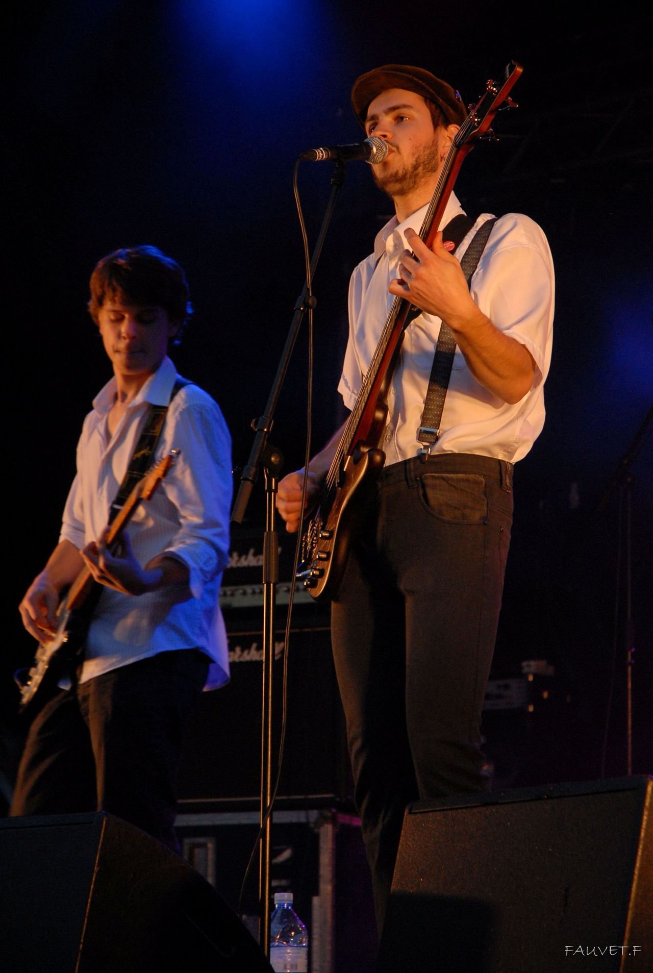2010 (33)
